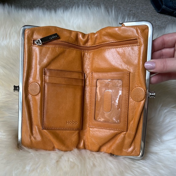 Hobo Lauren Clutch-Wallet in Truffle - Picture 2 of 8